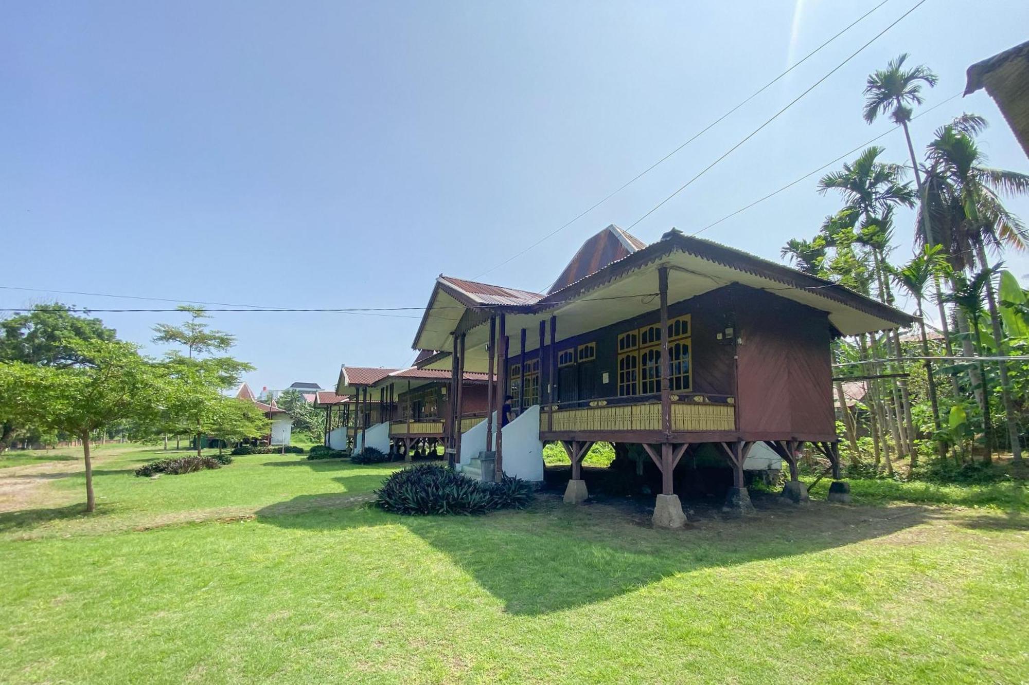 Hotel Pantai Panjang Bengkulu Redpartner 외부 사진